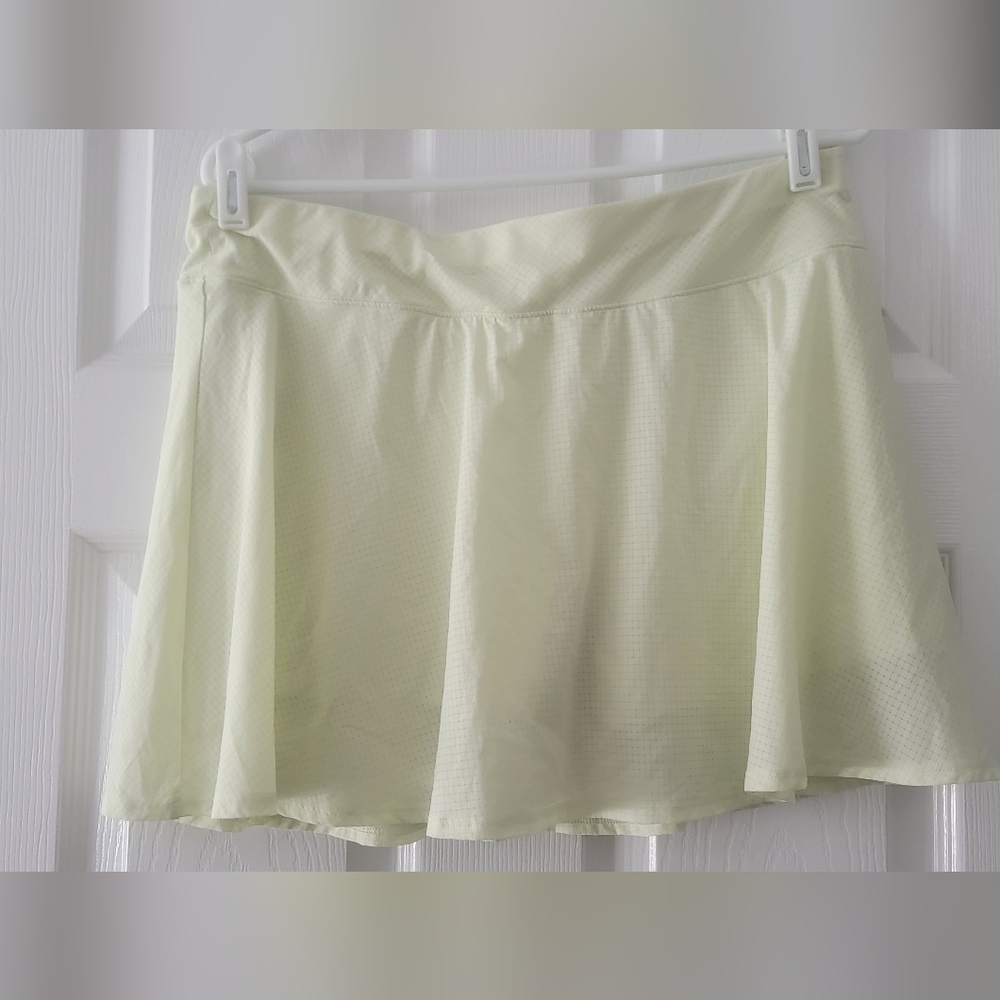 Prince Women’s Tennis Skirt with Undershorts – Size Large – Light Green